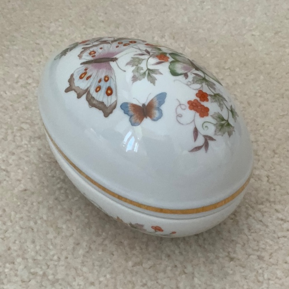 Vintage Avon Porcelain Butterfly Egg